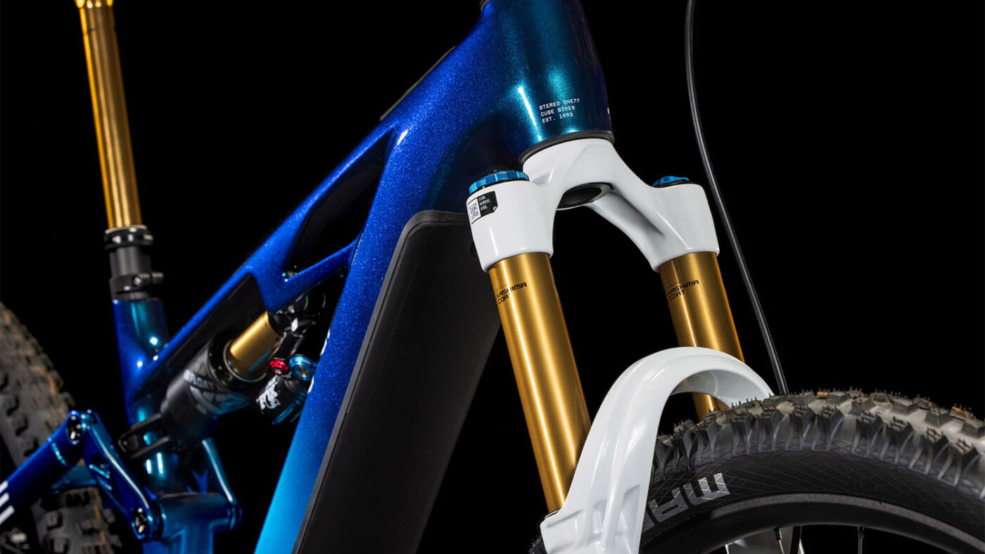 Cube Stereo Hybrid ONE77 HPC AT 800 actionteam 1